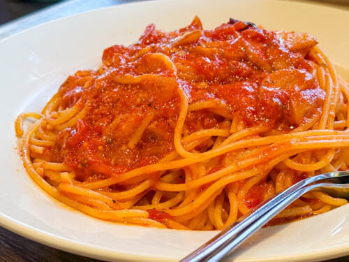 トマトとニンニクのスパゲティ